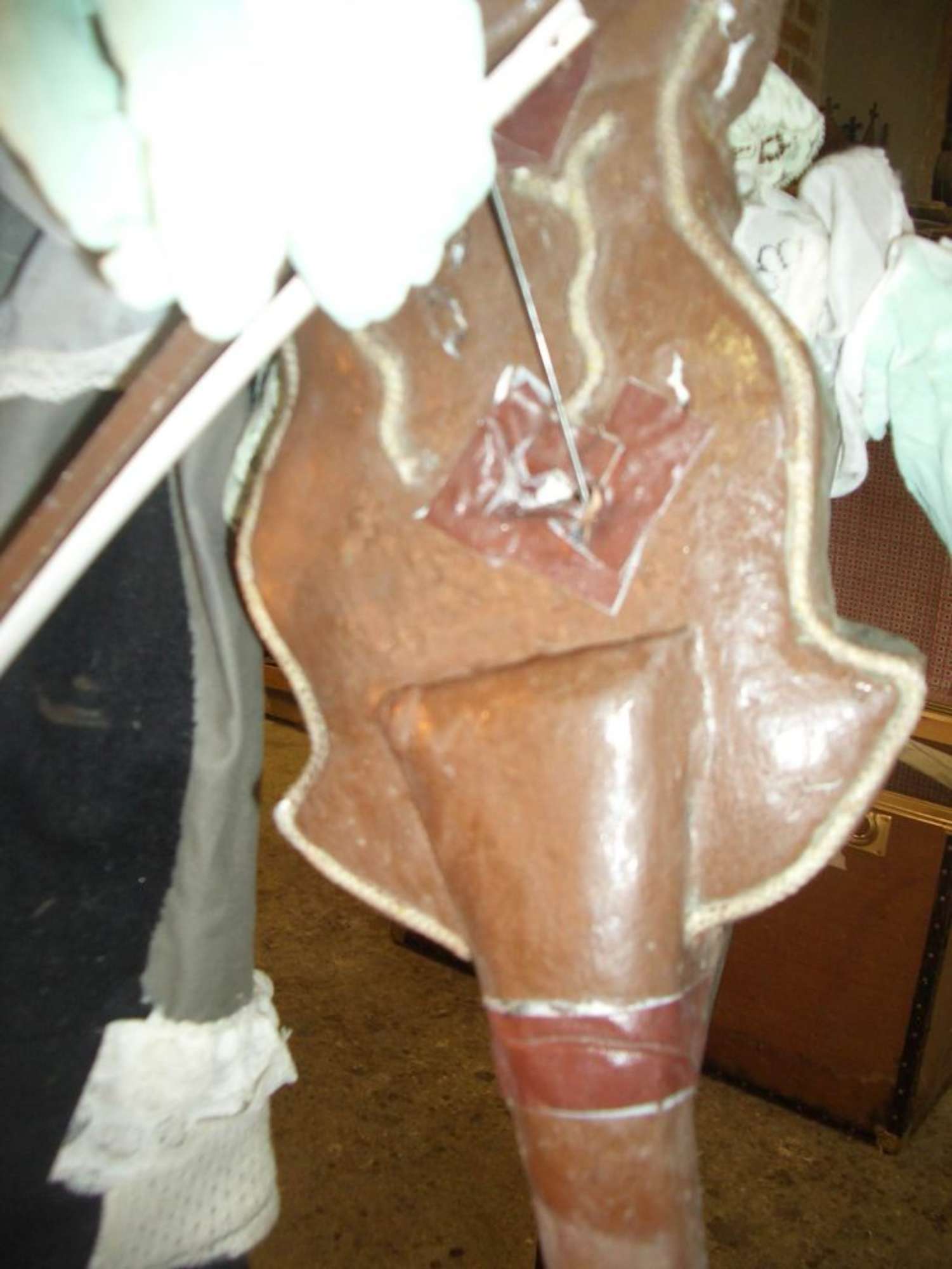 Personaggio 2 durante il restauro